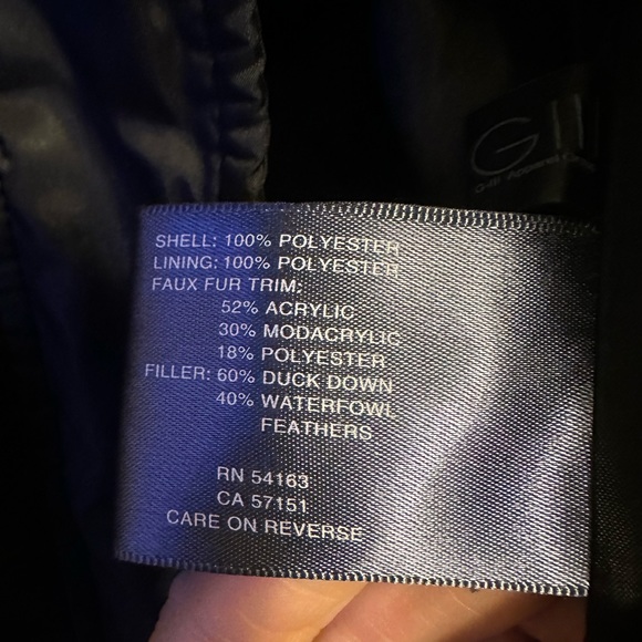 Kenneth Cole $298 down feather sz medium coat. Excellent condition. Warm & comfy - Picture 4 of 6